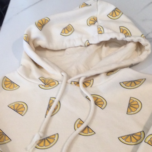 Forever 21 cropped hoodie with lemon print, medium - Picture 5 of 6